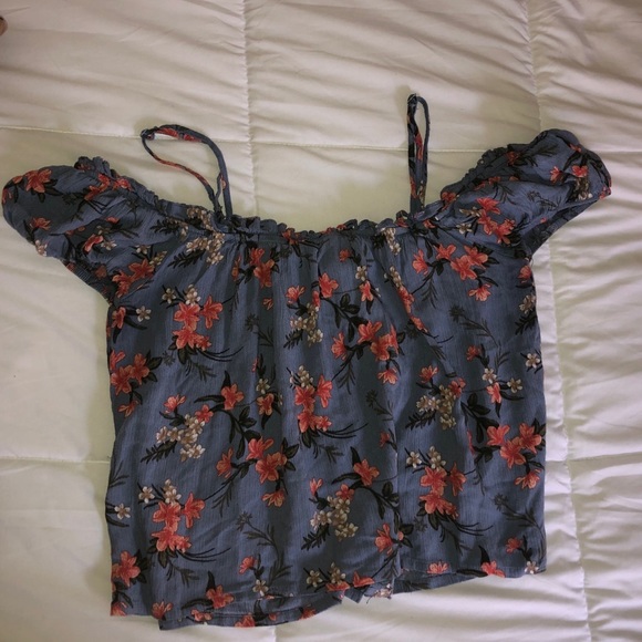 American eagle outfitters off the shoulder top - Picture 5 of 5